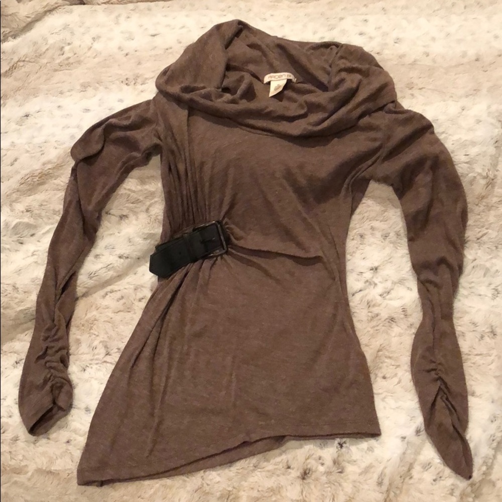 Long sleeve shirt with belt buckle at waist